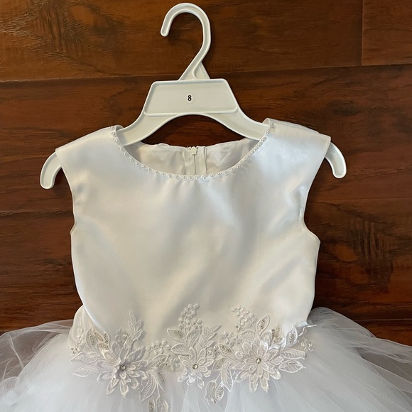 Fancy Kids - White, Size 8, Flower Girl Princess Dress, First Communion Dress - Picture 1 of 9